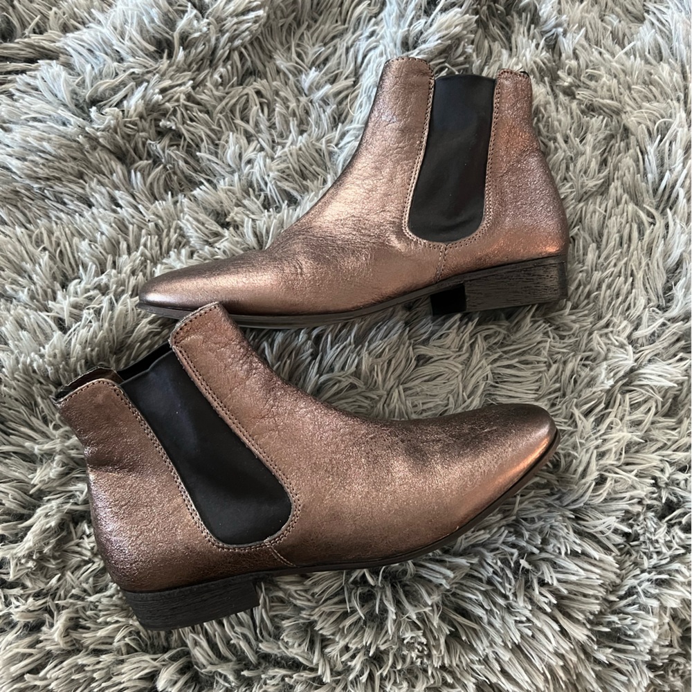 Gold booties ✨